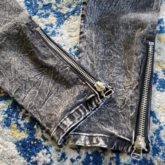 Joe's Jeans Mineral Wash Gray Zipper Ankle Legging - Picture 7 of 10